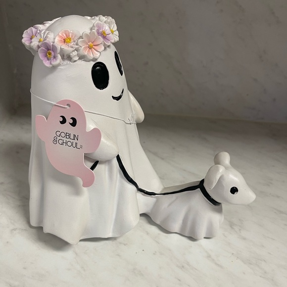 Goblin and Ghoul Ghost with Flower Walking Dog - Picture 3 of 4